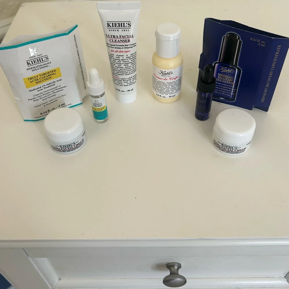 Kiehl's 6 Piece Skincare Collection Acne Cleanser Recovery Ultra Facial Cream